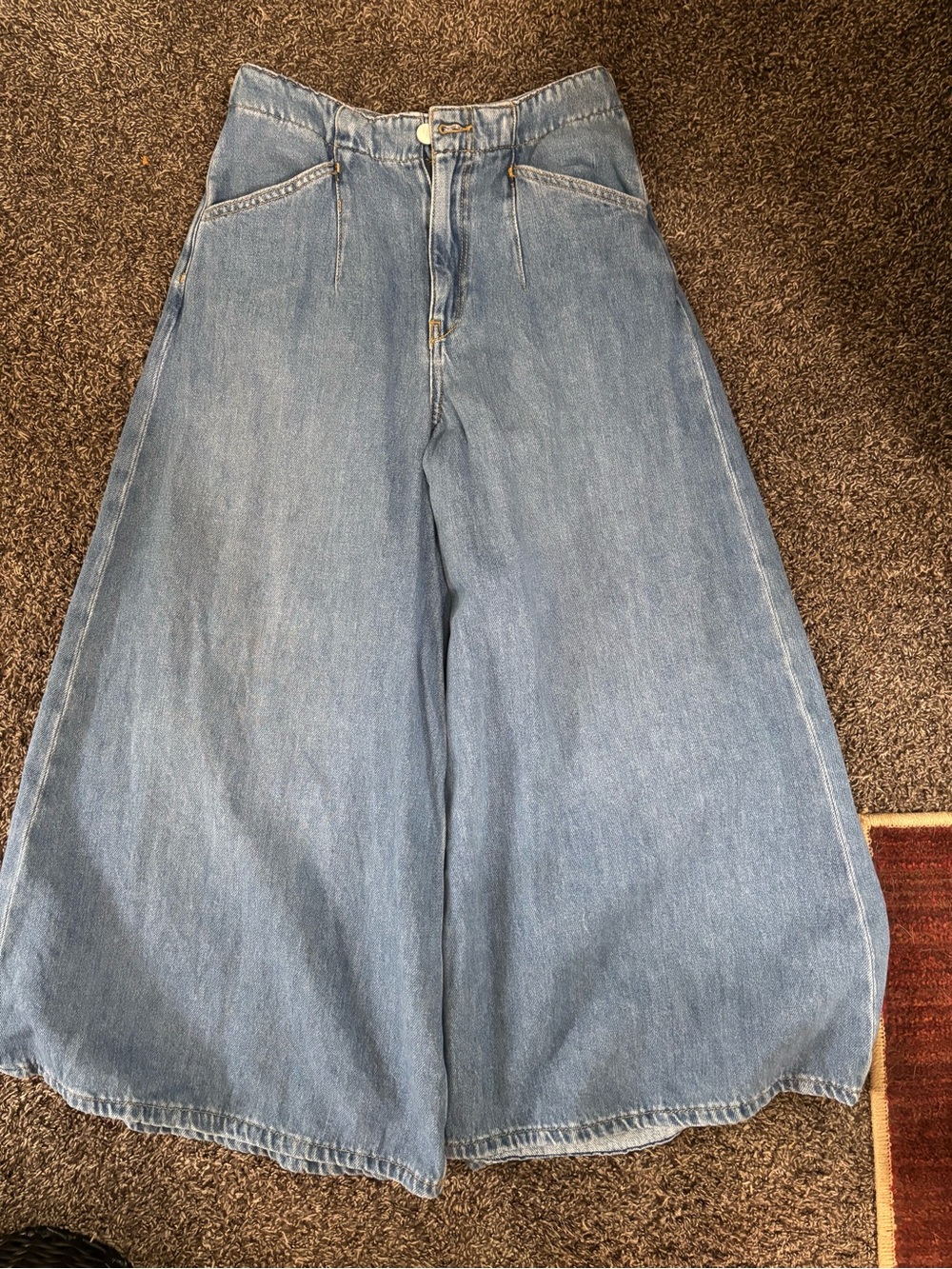 Pilcro’s wide-leg culotte jeans - Picture 2 of 4